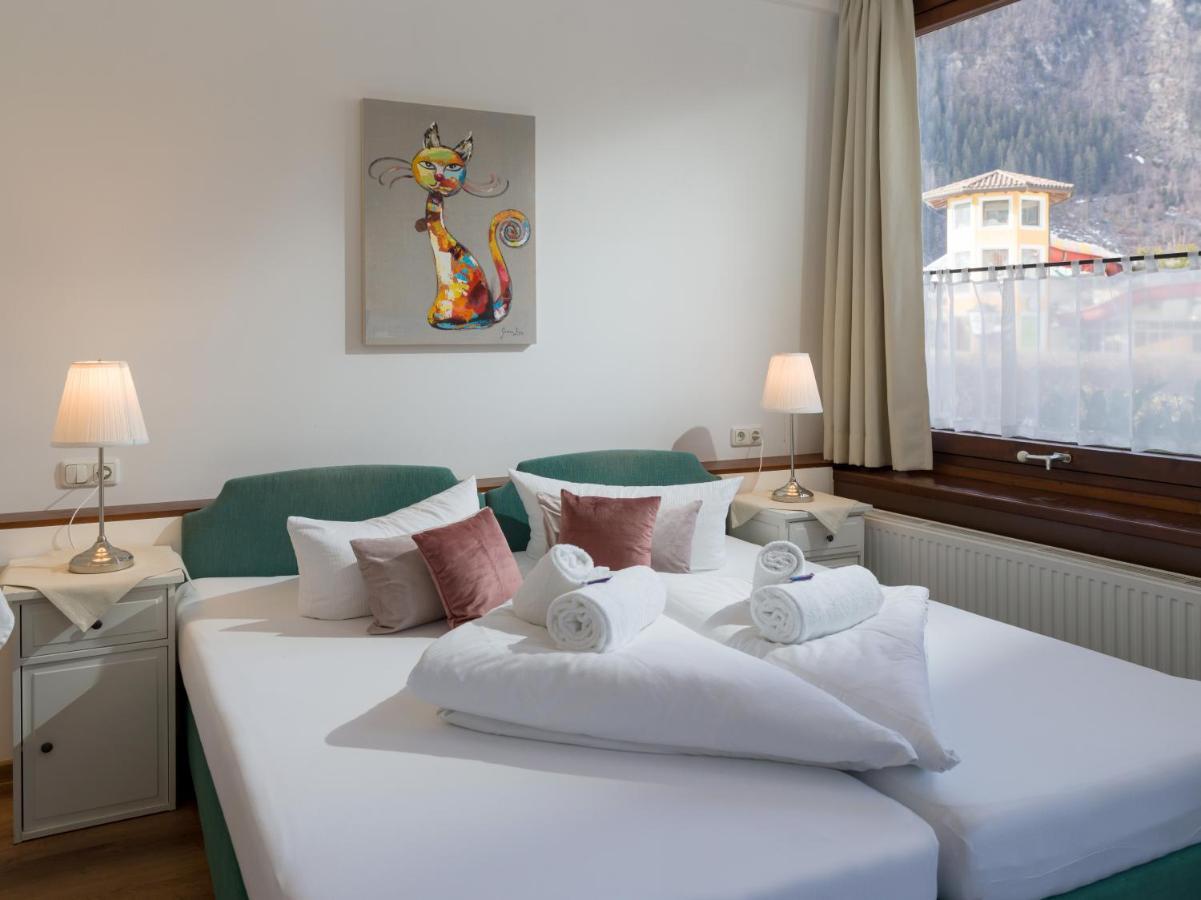 Gasthof Restaurant Waldcafe Mayrhofen Dış mekan fotoğraf